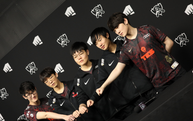 态表达不满 态表达不满